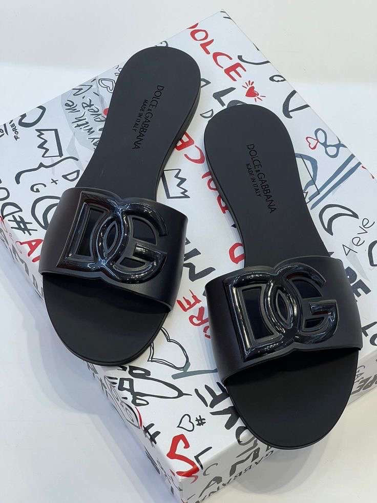 Dolce & Gabbana flats
